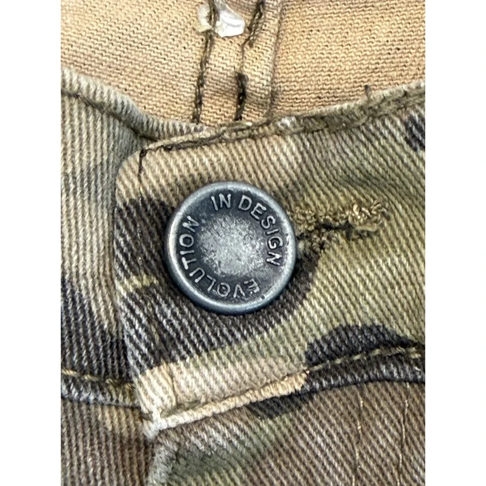 Evolution In Design Mens Camo Distressed Denim Shorts Size 20 Green Noir Fit